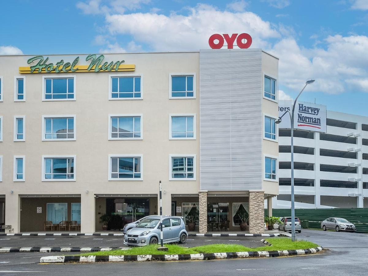 Super Oyo 985 Hotel Nur Miri Eksteriør billede