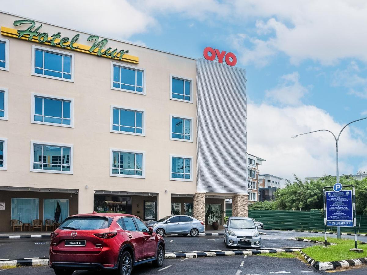 Super Oyo 985 Hotel Nur Miri Eksteriør billede